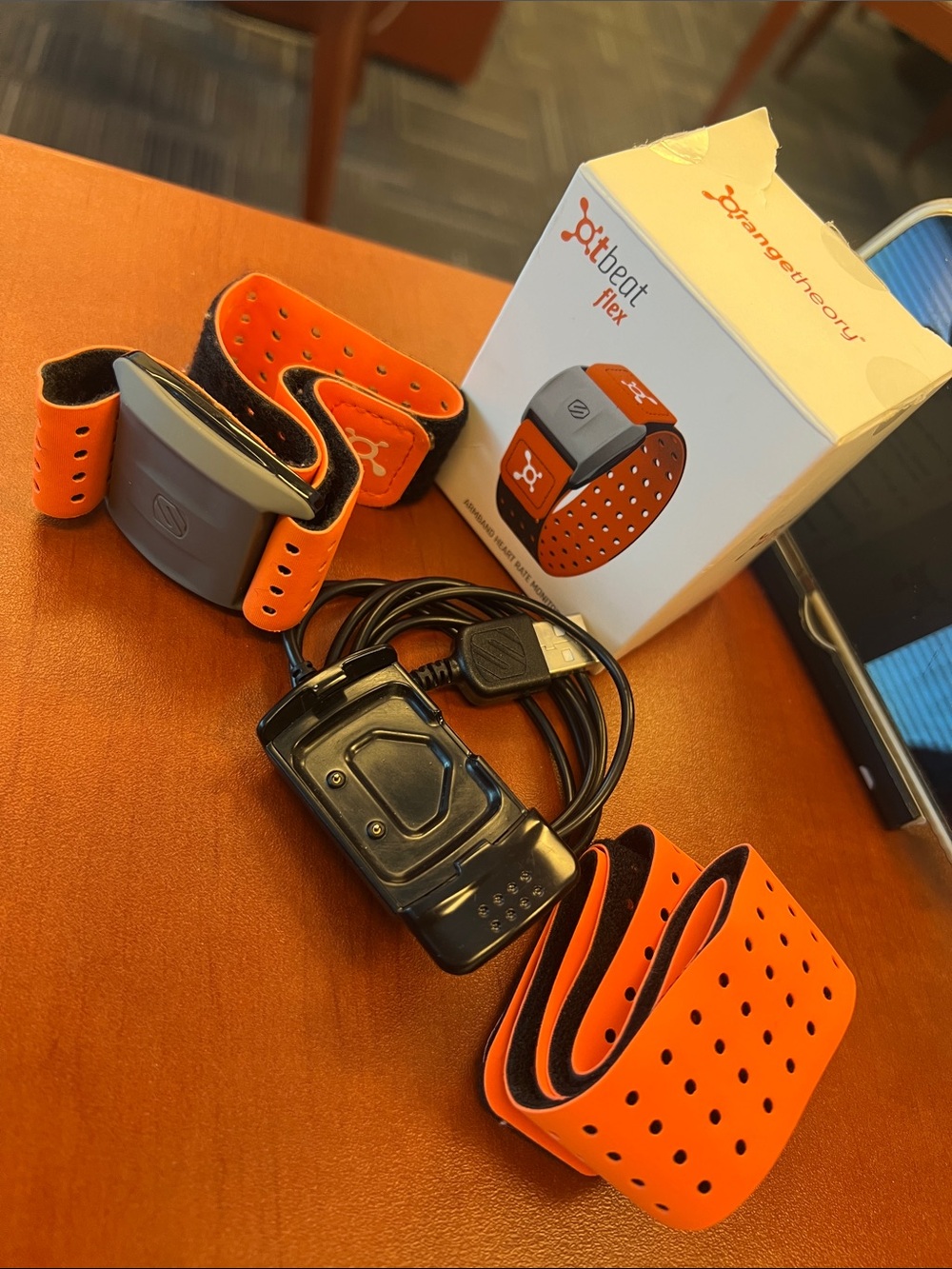 Orangetheory OT Beat Flex Armband Heart Rate Monitor with USB Charger